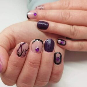 Malowanie paznokci w Lubinie na fioletowo i perłowo